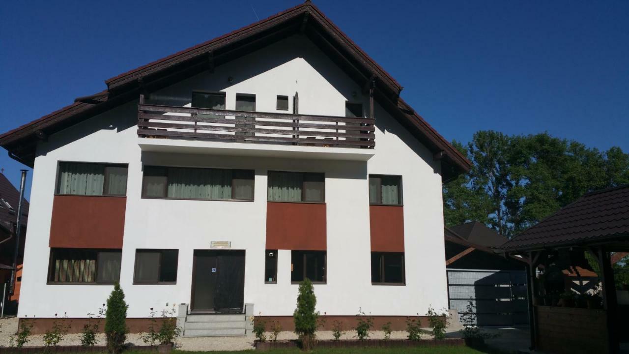Rosenville Rîşnov Dış mekan fotoğraf