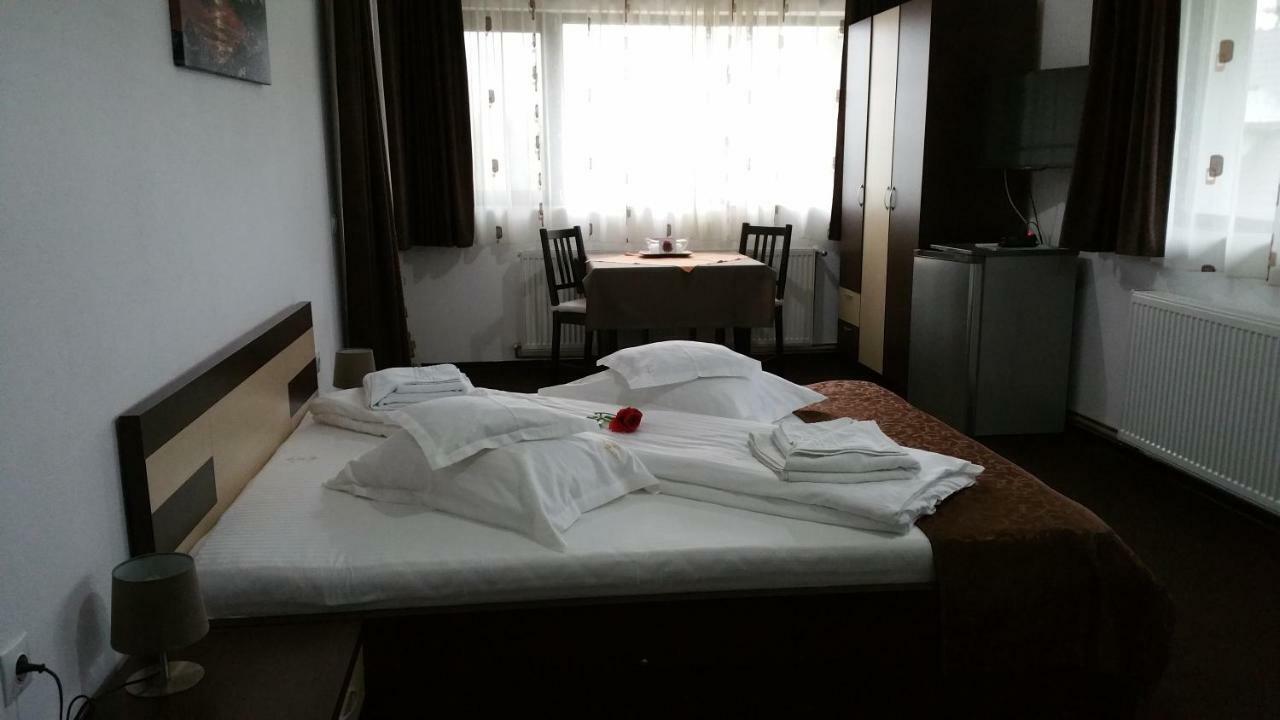Rosenville Rîşnov Dış mekan fotoğraf